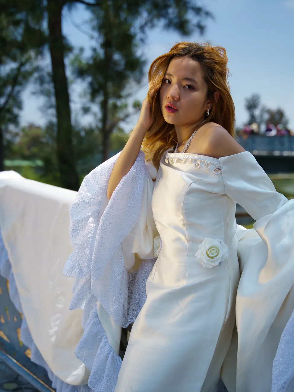 En el puente — Modelo
