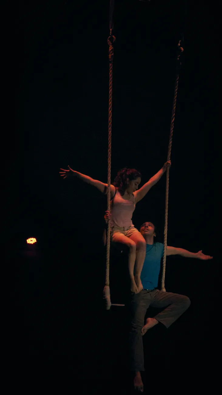Trapecio a dúo — Dupla acrobática